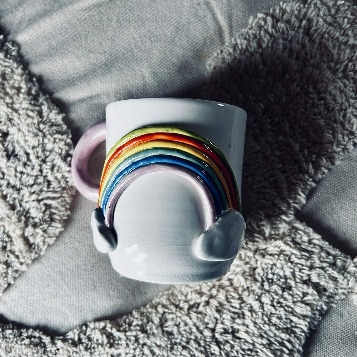 Kubek ceramiczny z tęczą 3D i różowym uchwytem - ręcznie wykonany