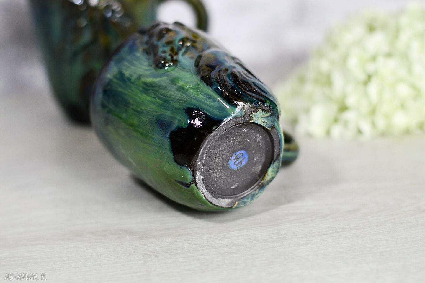 Duży handmade kubek ceramiczny z koniem - Black Smaragd - 320 ml