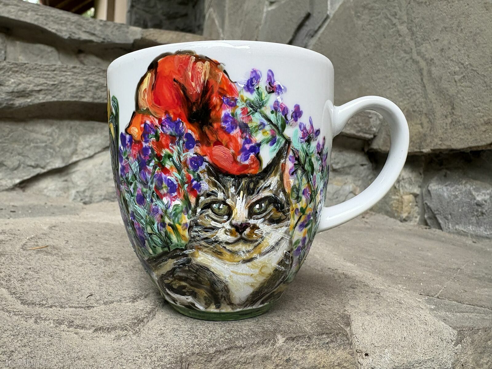 Porcelanowy kubek ręcznie malowany Koty i kwiaty (300 ml)