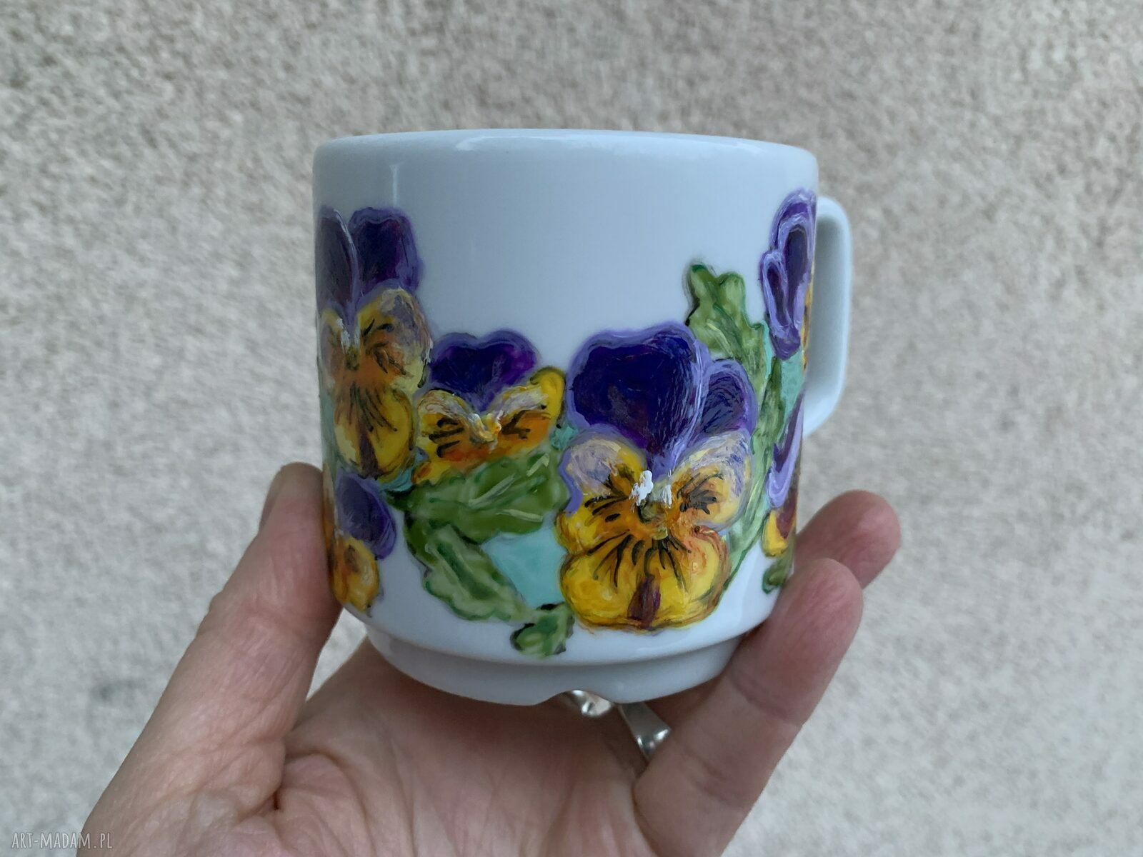 Porcelanowy kubek ręcznie malowany Bratki 2
