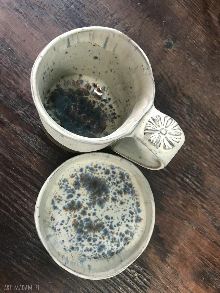 Kubek ze spodkiem - ceramiczny dodatek do domu i rękodzieła
