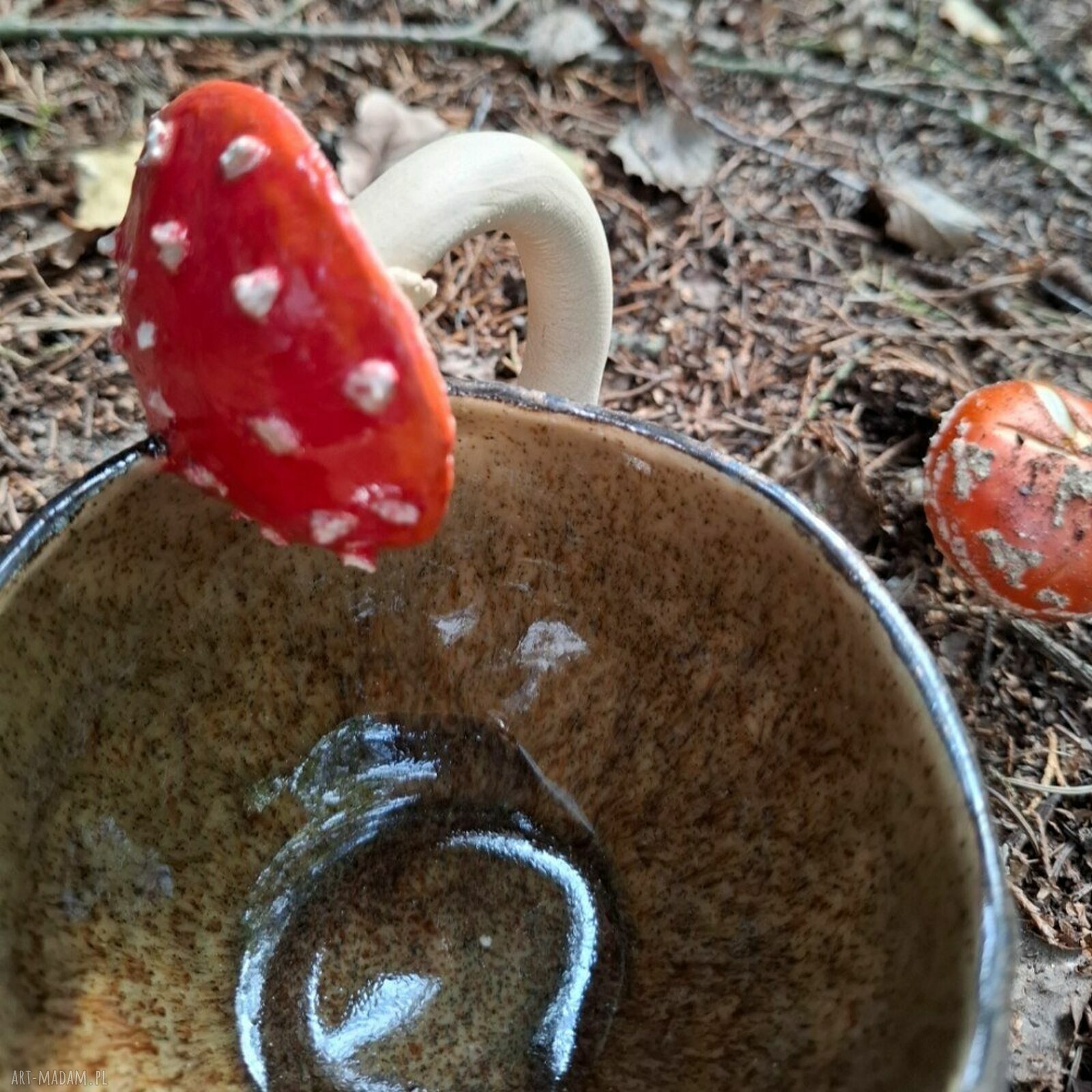 Ręcznie robiony kubek z muchomorem Amanita