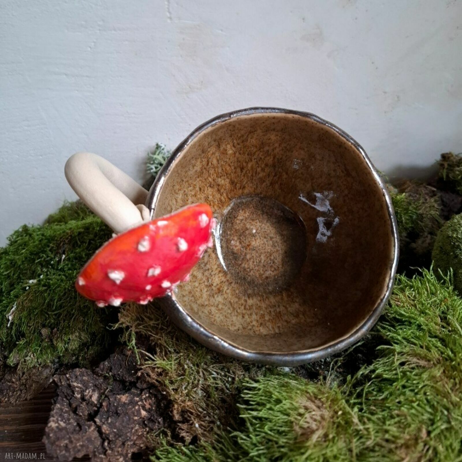 Ręcznie robiony kubek z muchomorem Amanita