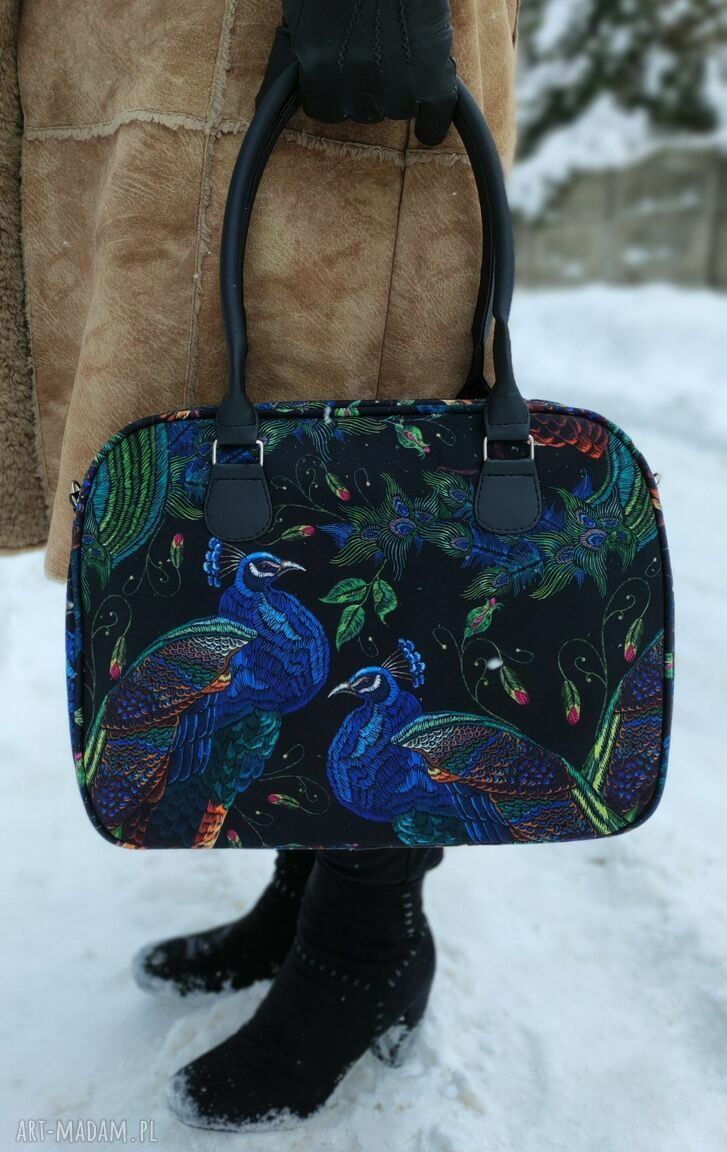 Kuferek na ramię w kwiaty - nowoczesna elegancja na co dzień