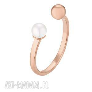 pierścionek z różowego złota z kuleczką i białą perłą