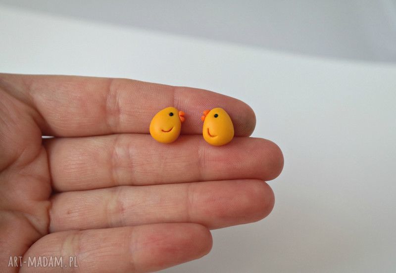 Kolczyki wkrętki Kurczaki małe wielkanocne sztyfty z modeliny Fimo