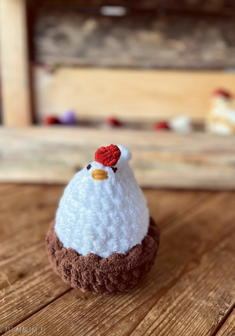 Kurka Chmurka w gnieździe - miękka maskotka wielkanocna handmade
