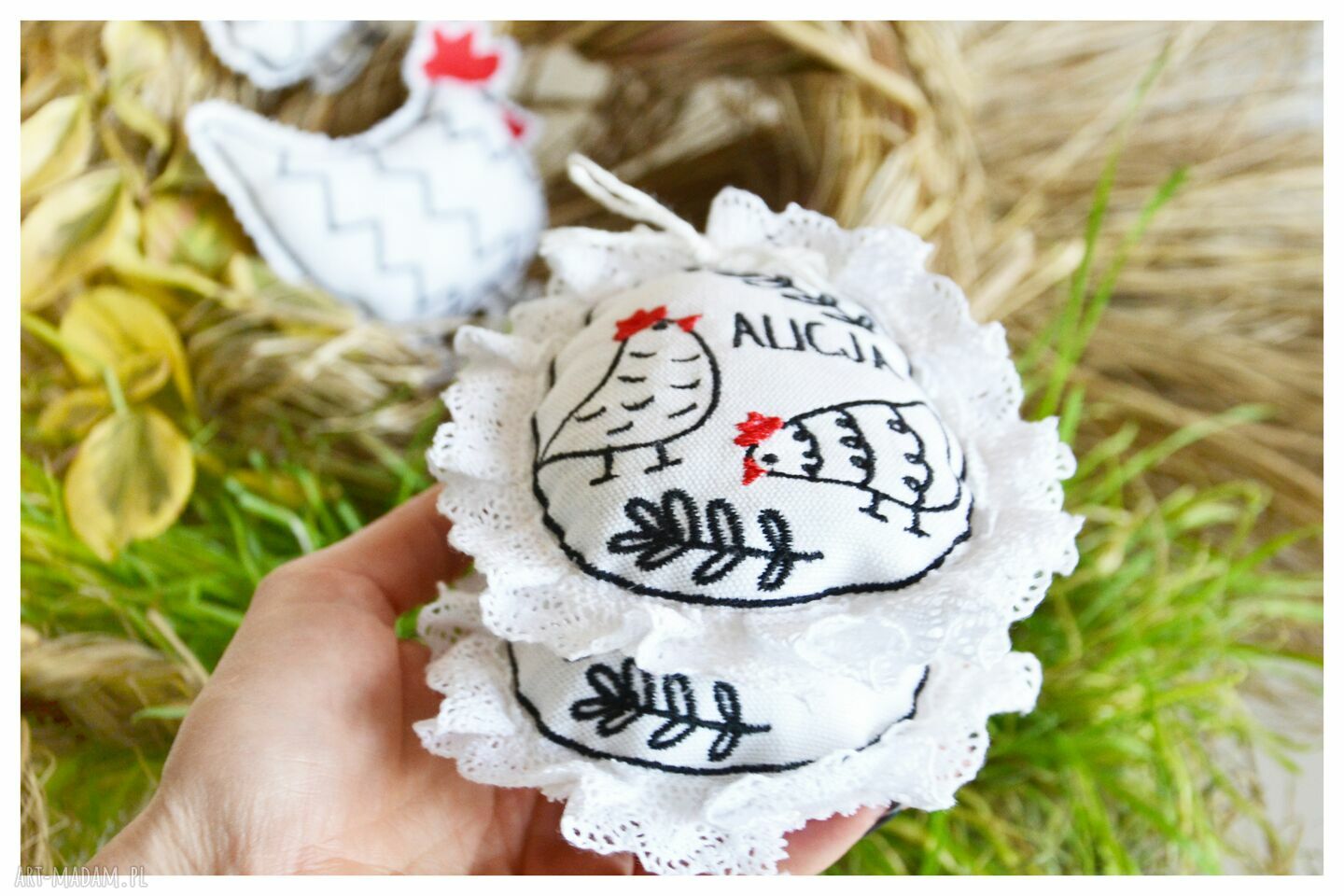 Kurki Wielkanocne - Personalizowana Zawieszka z Jajkiem i Koronką do Koszyczka