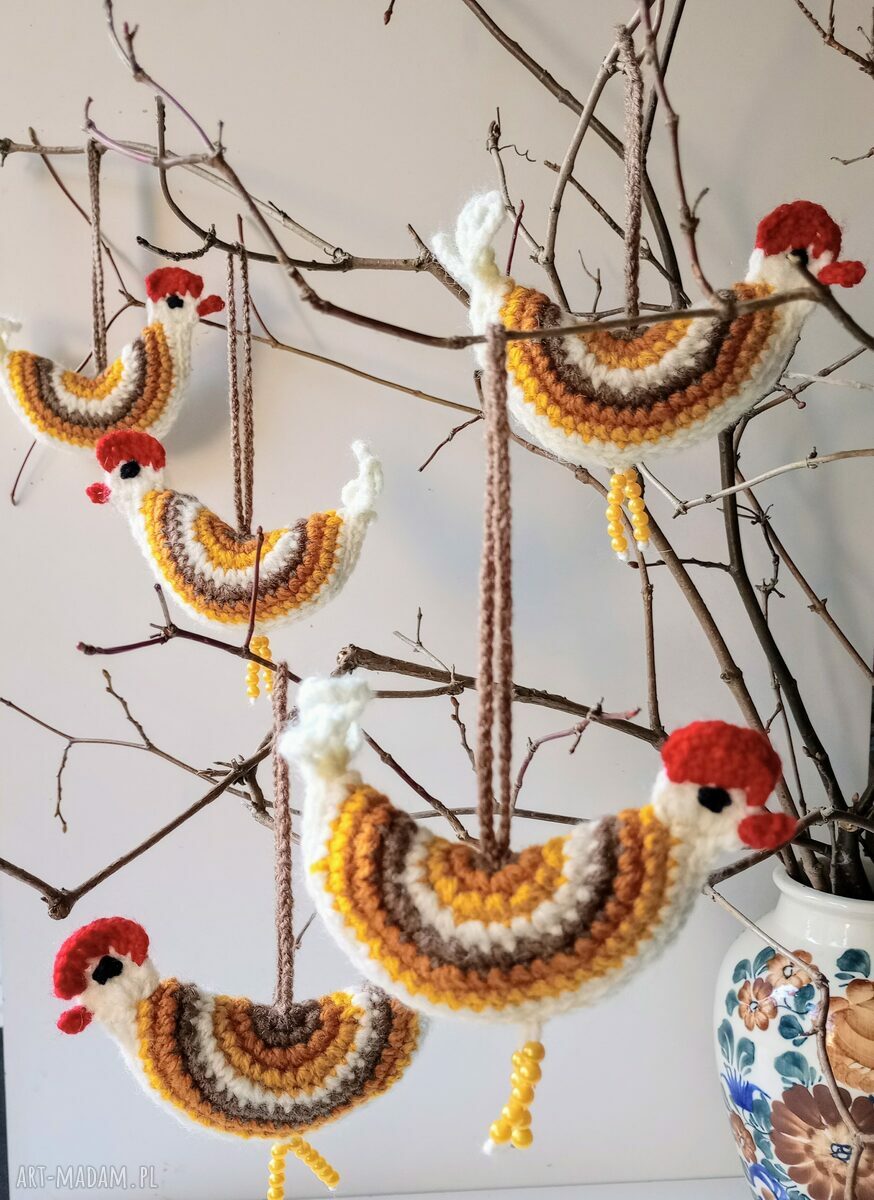 Wiszące kurki szydełkowe - wielkanocne zawieszki handmade