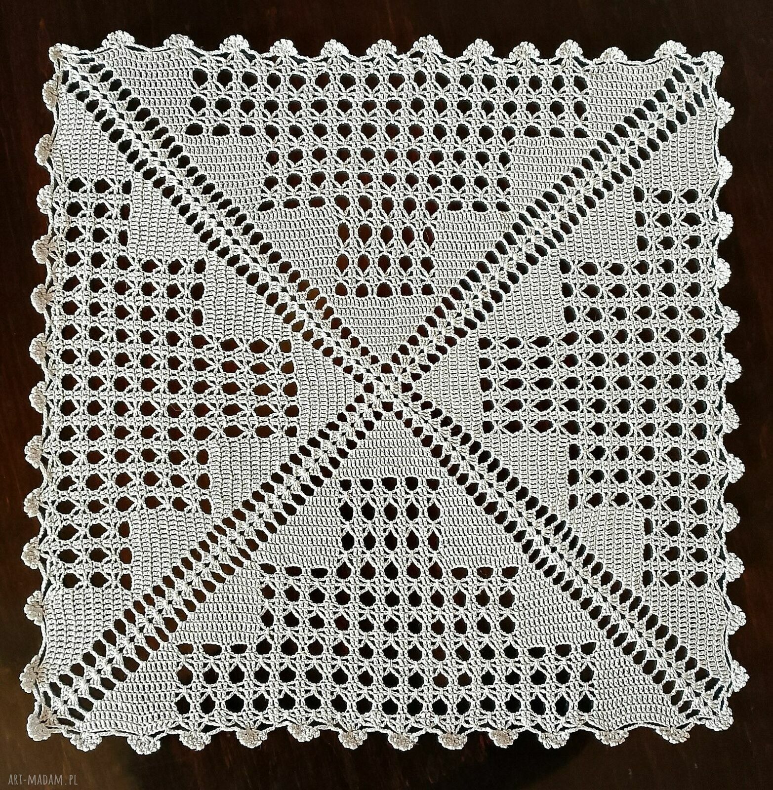 Kwadratowa serwetka szaro-beżowa 45x45 cm - ręcznie z kordonka