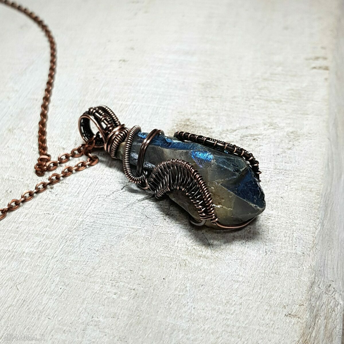 Kwarc pokryty tytanem M237 - ręcznie robiony naszyjnik wire wrapping z miedzi