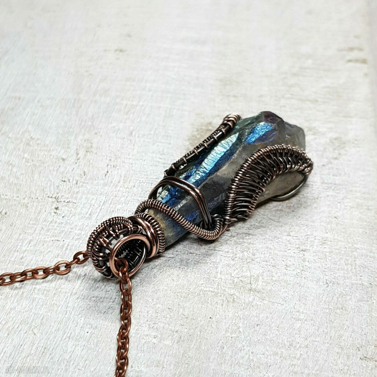 Kwarc pokryty tytanem M237 - ręcznie robiony naszyjnik wire wrapping z miedzi