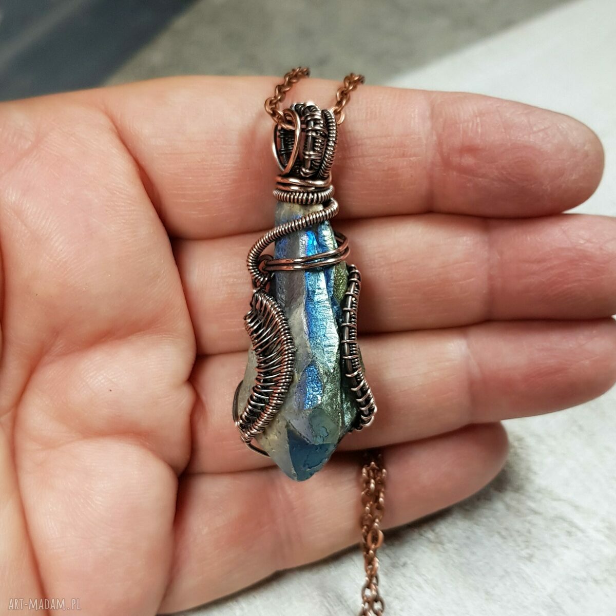 Kwarc pokryty tytanem M237 - ręcznie robiony naszyjnik wire wrapping z miedzi