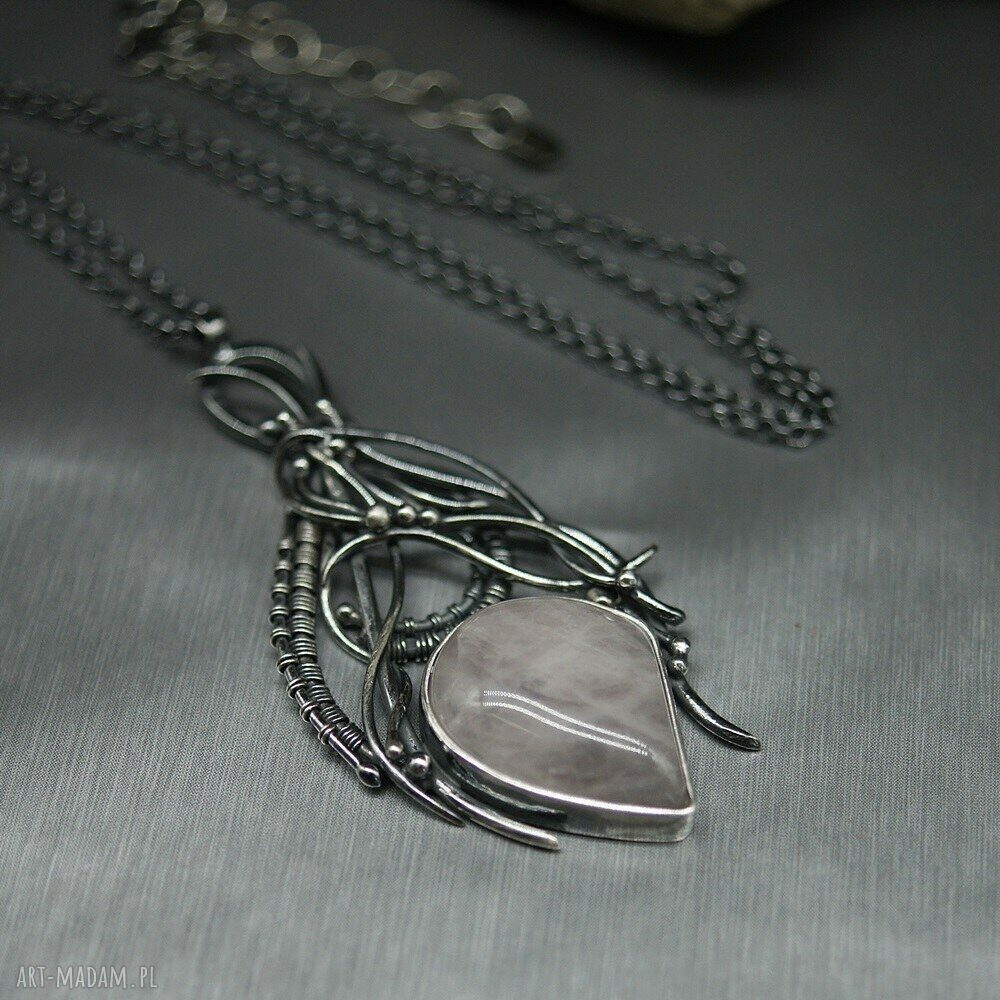 Ręcznie robiony wisior z kwarcem różowym „Nereb” - oksydowane srebro i wire wrapping