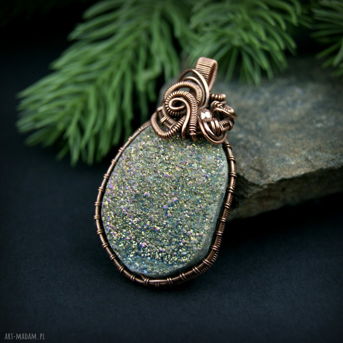 Wisiorek z kwarcem tytanowym - miedziany wire wrapping z hematytami