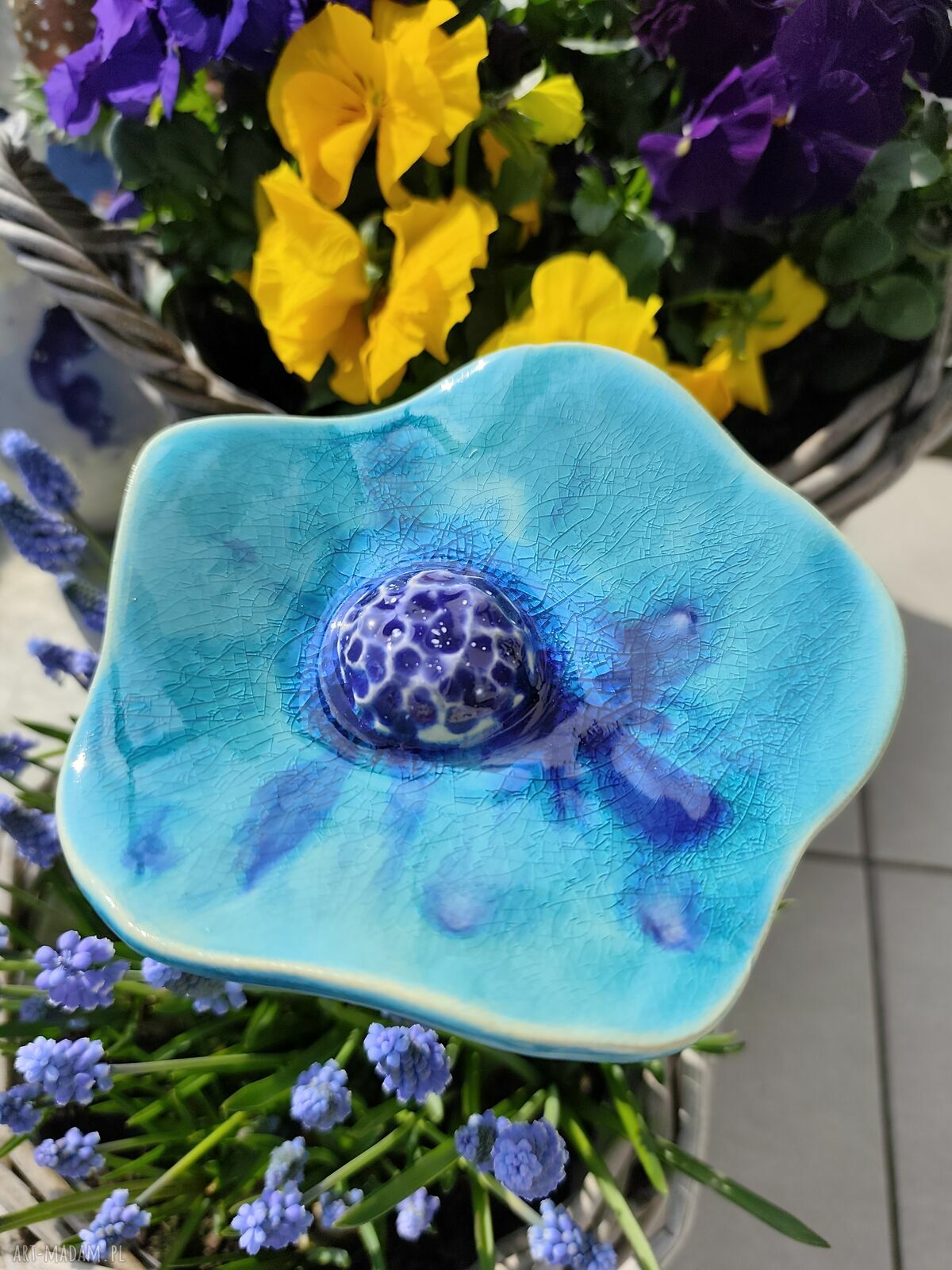 Kwiat ceramiczny - poidło dla owadów (turkusowy, ręcznie wykonany)