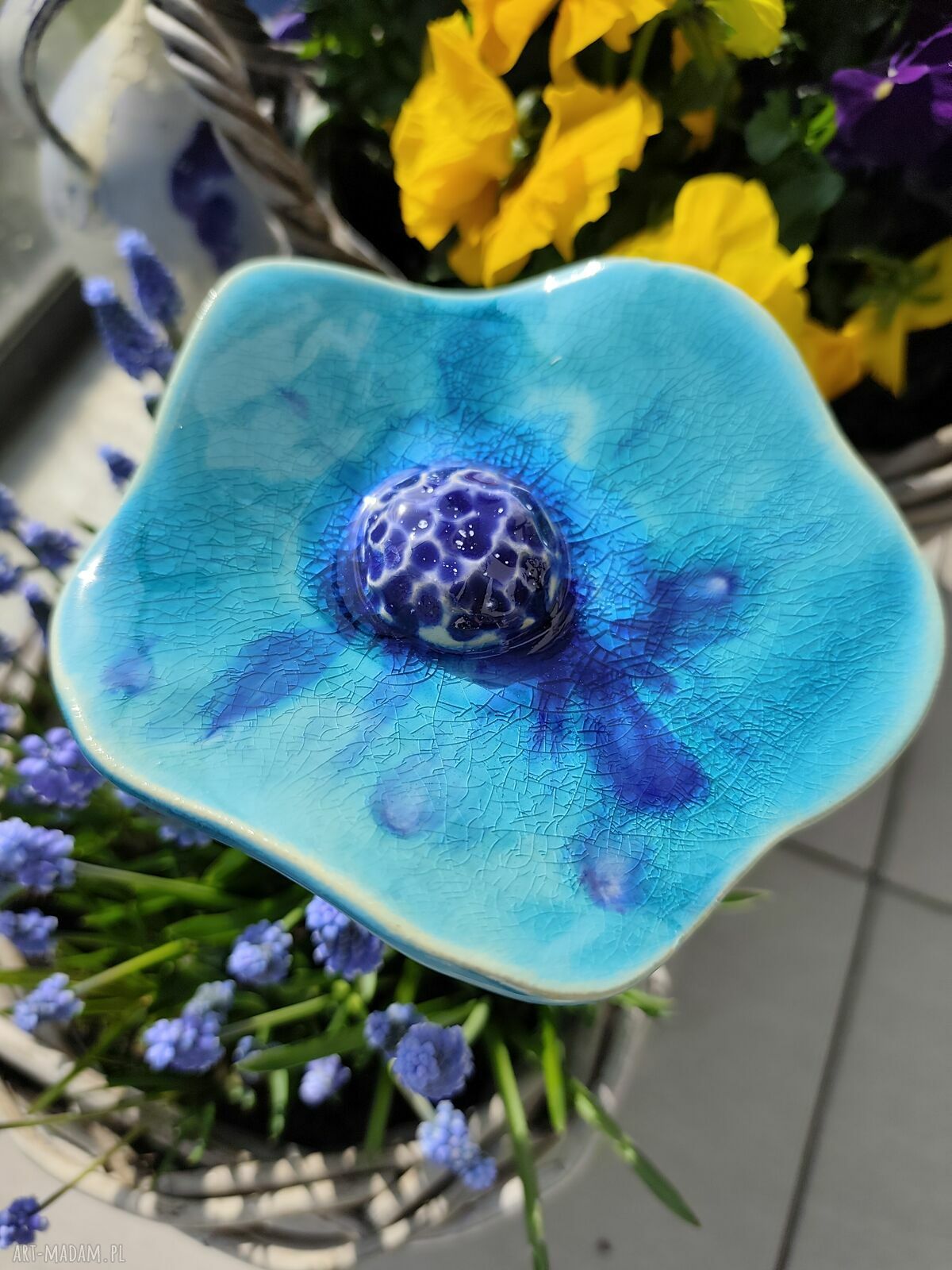Kwiat ceramiczny - poidło dla owadów turkusowy, ręcznie wykonany