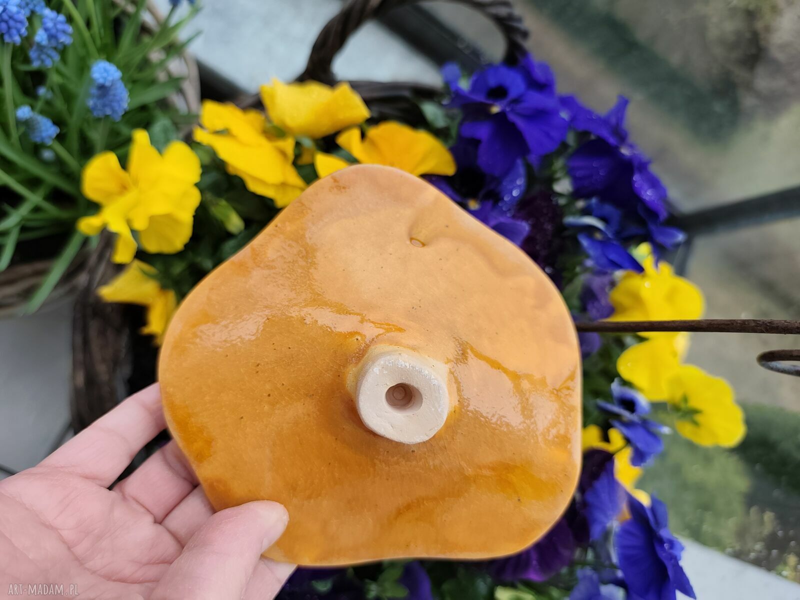 Ceramiczny kwiat - poidło „Wolna chwila”