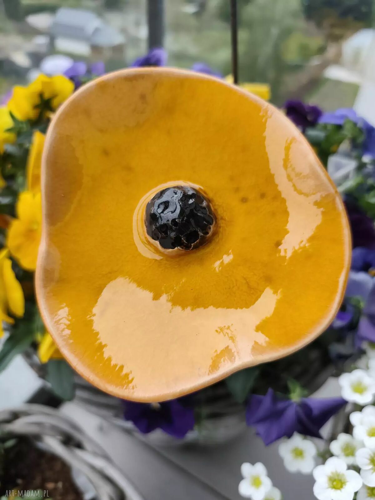 Morelowy kwiat ceramiczny do ogrodu - ręcznie robiona dekoracja