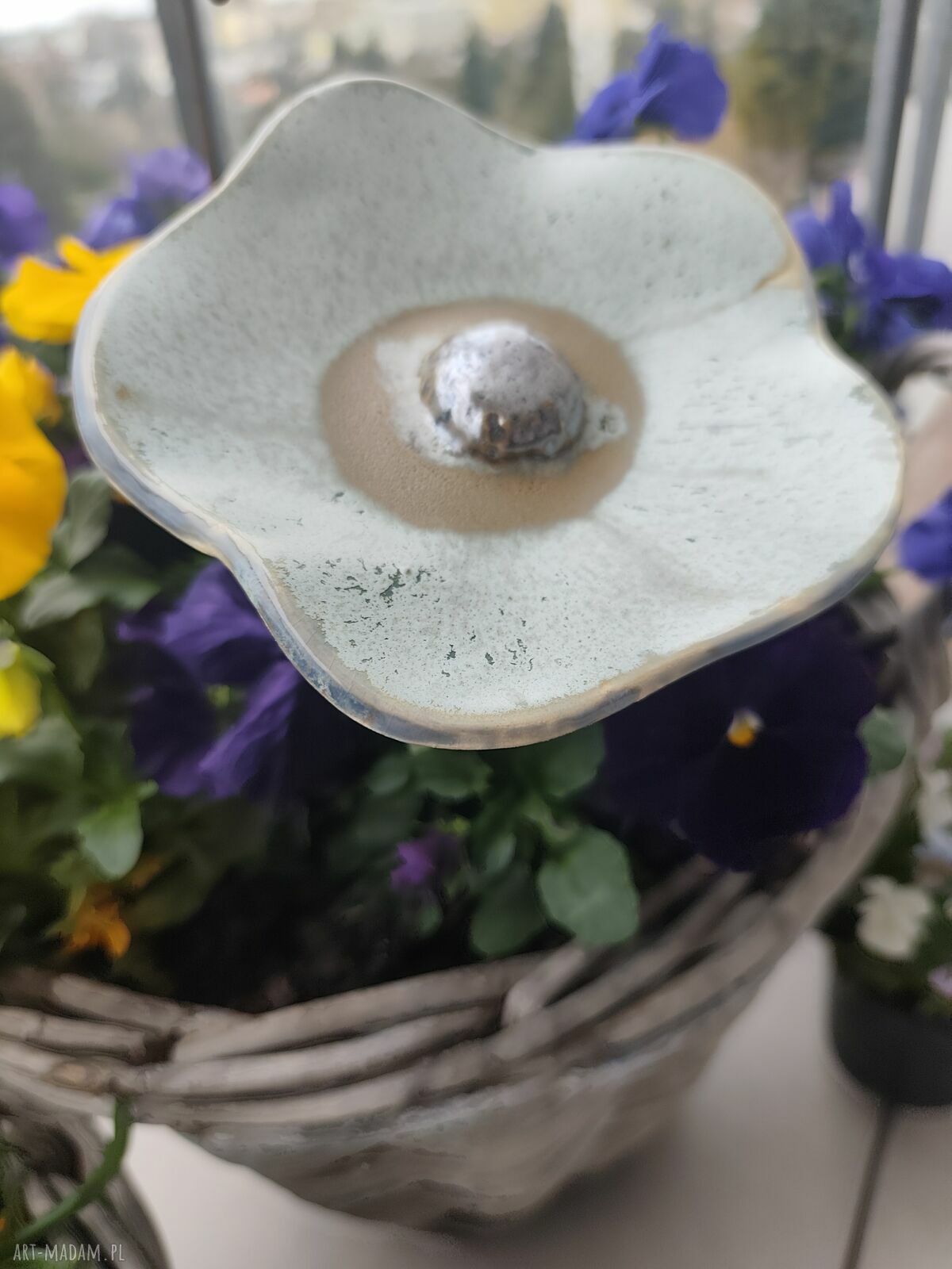 Kwiat ceramiczny poidło - ręcznie robione na balkon i do ogrodu