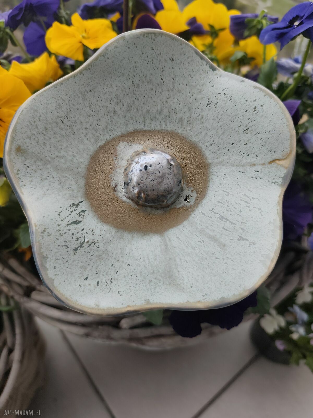 Kwiat ceramiczny poidło - ręcznie robione na balkon i do ogrodu