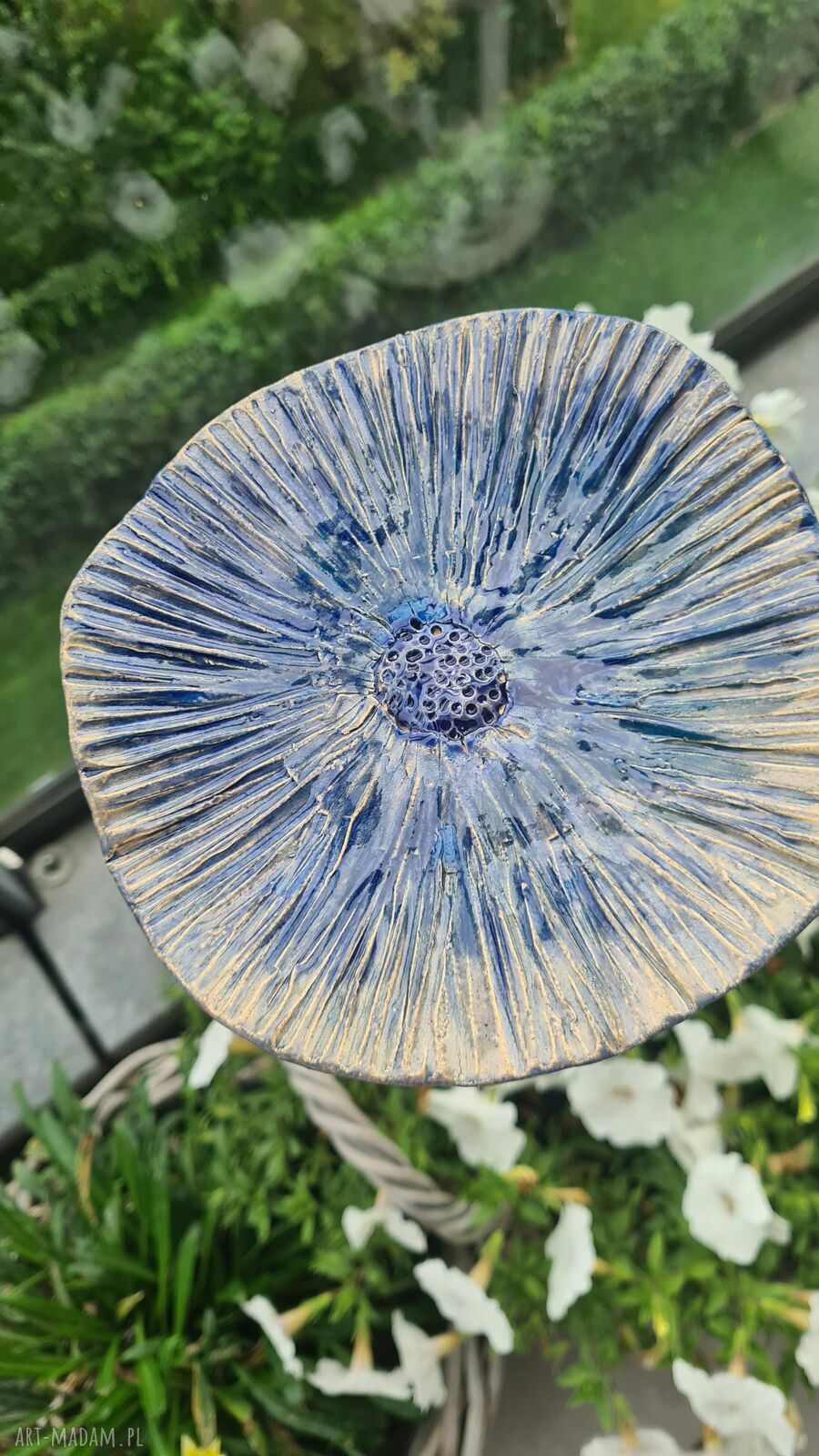 Ręcznie robiony ceramiczny kwiat 16 cm - turkusowa dekoracja z dwukrotnym wypalaniem