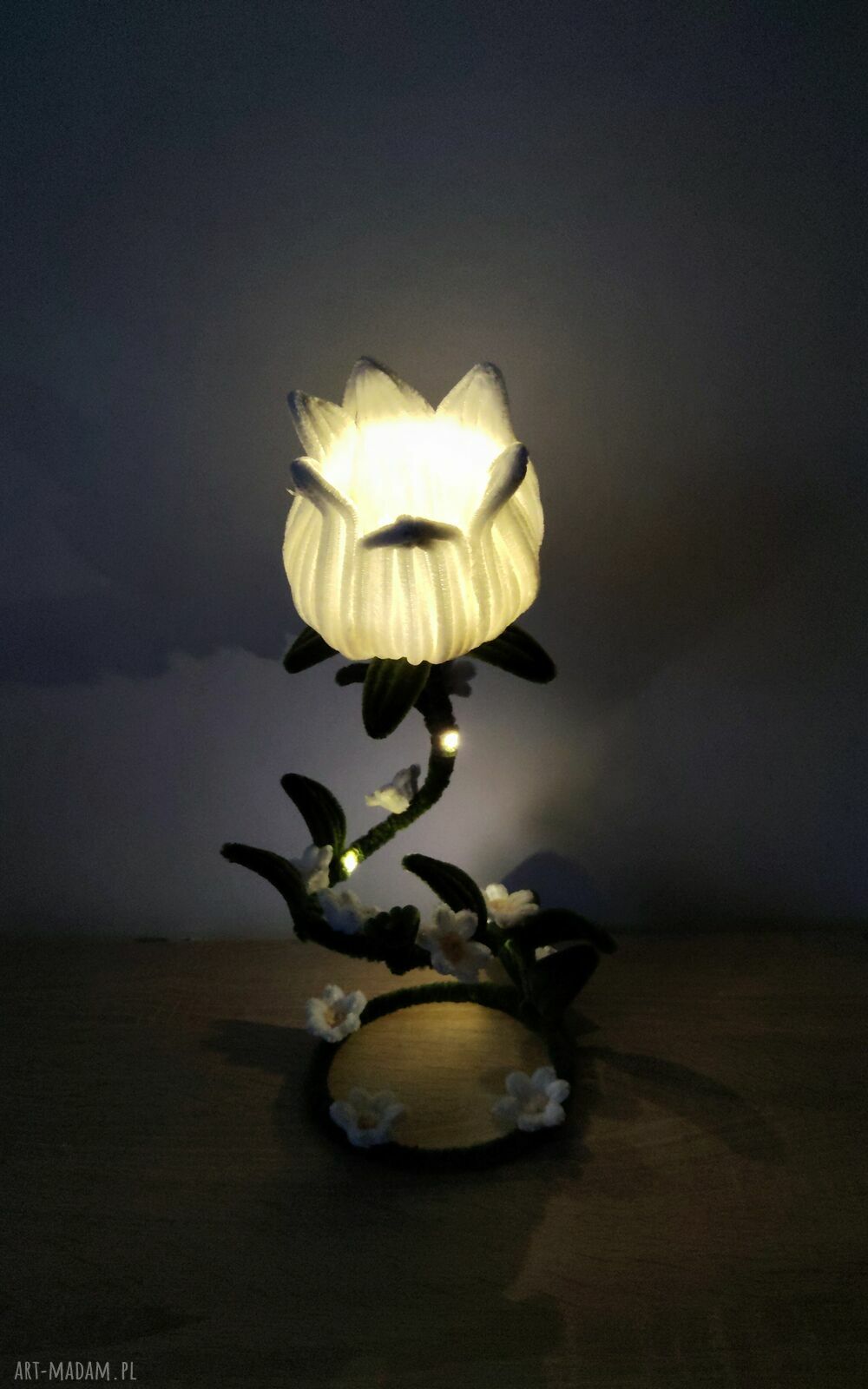 Kwiat LED z drucików kreatywnych - lampka na każdą okazję