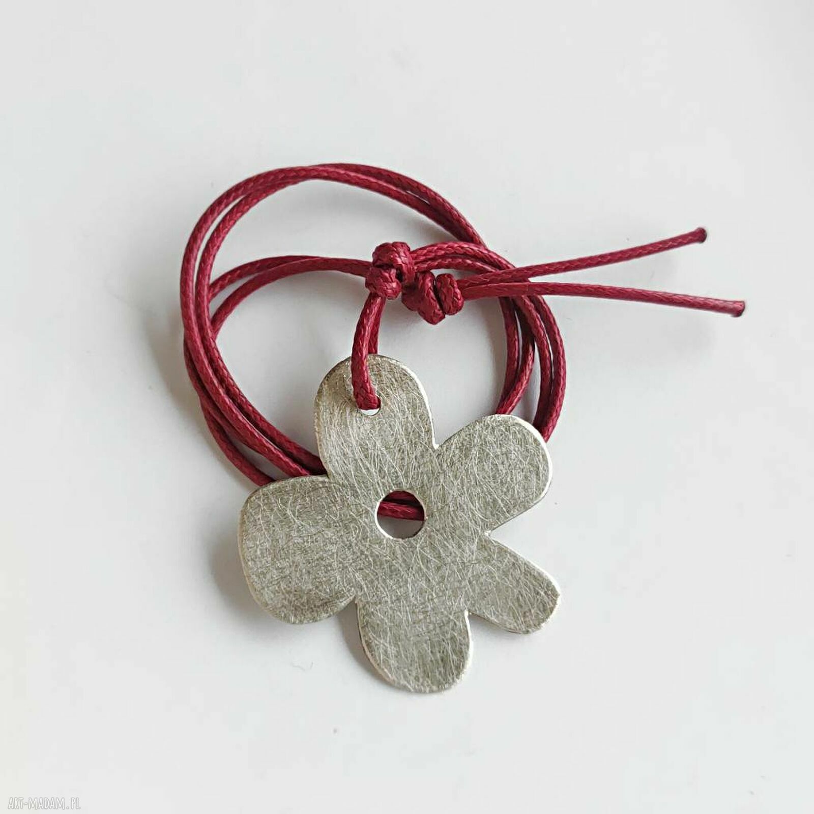 Wisiorek KWIAT z zmatowionej alpaki handmade