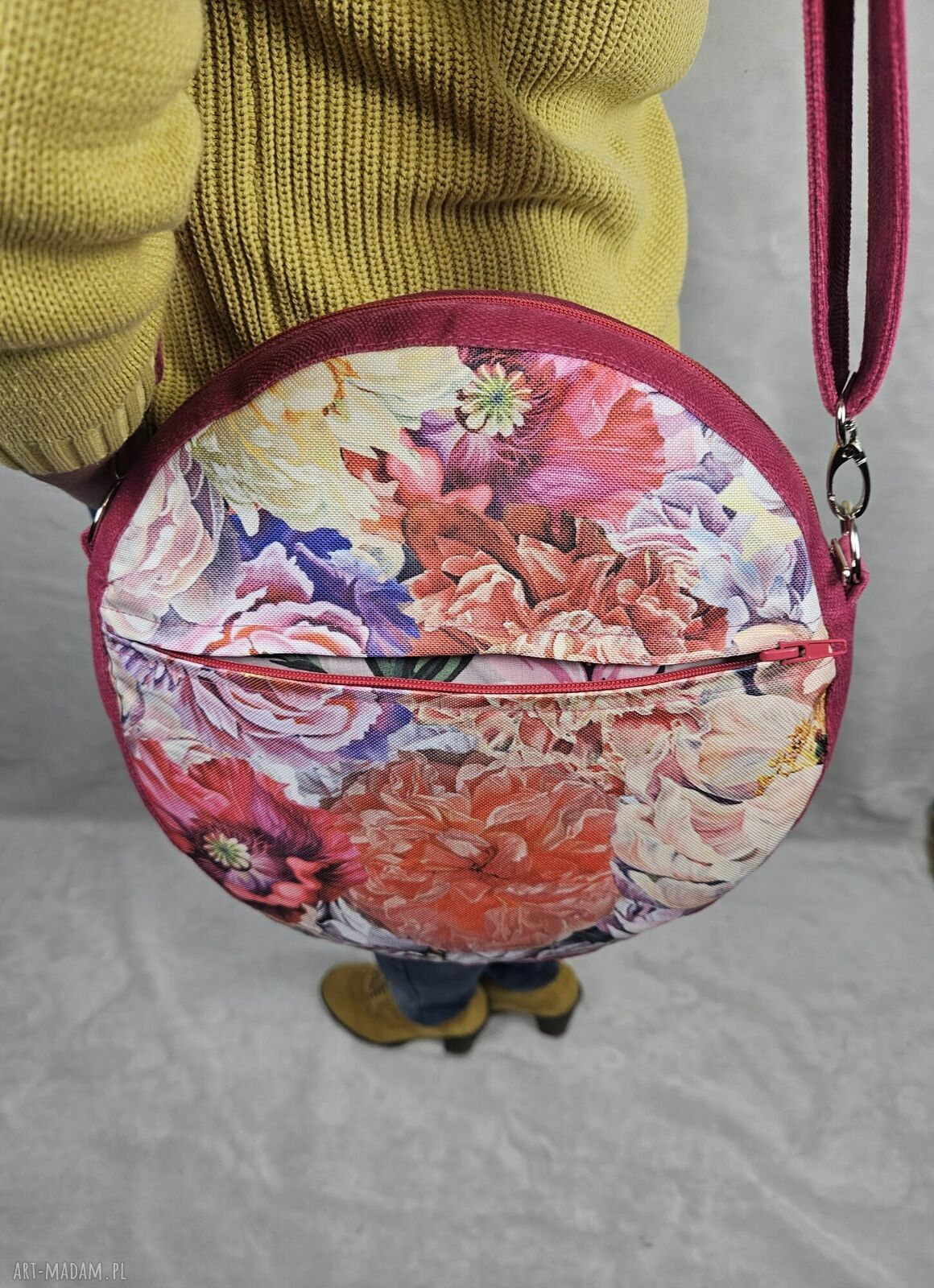Kwiatowa okrągła torebka handmade - lekka torba crossbody na ramię