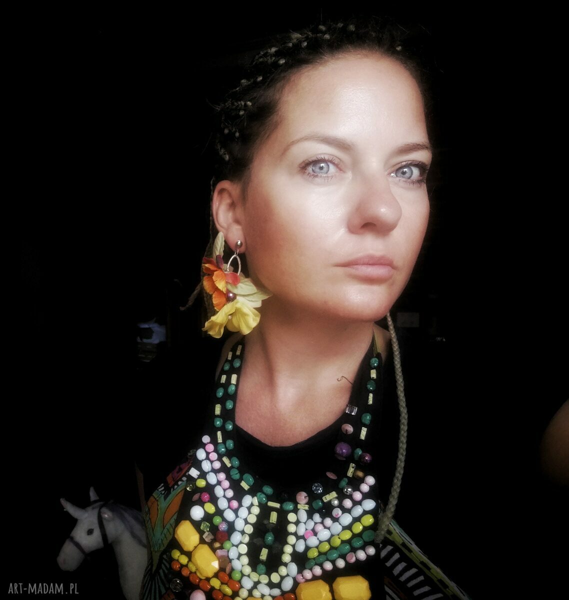 Kolczyki kwiatowe boho - lekkie wkrętki wiszące Ruda Klara