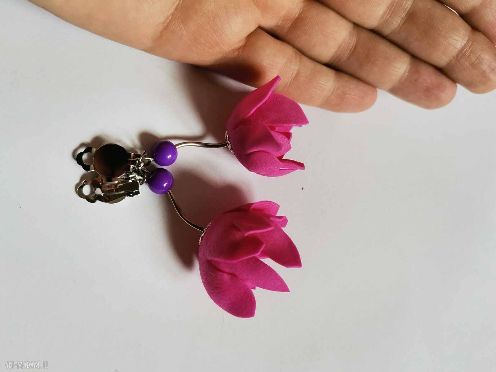 Lekkie, kwiatowe klipsy boho od Ruda Klara - w odcieniach różu i fioletu