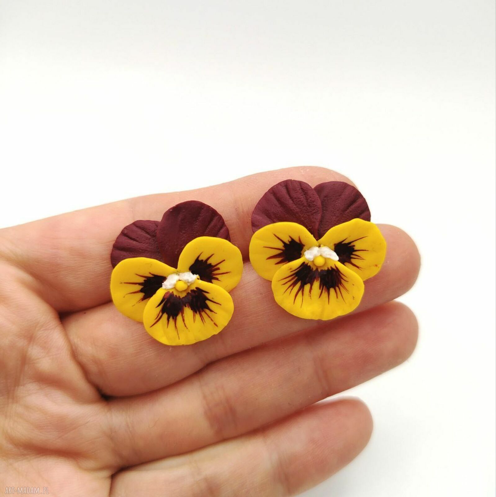 Kwiatowe sztyfty z antyalergicznej stali chirurgicznej - delikatna biżuteria handmade