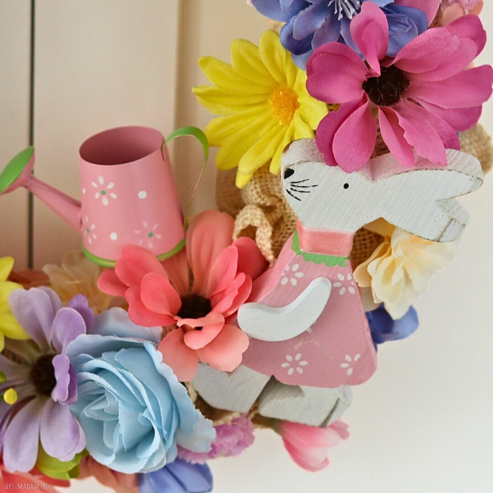 Wiosenny wianek wielkanocny z zającem na drzwi - kolorowa dekoracja handmade