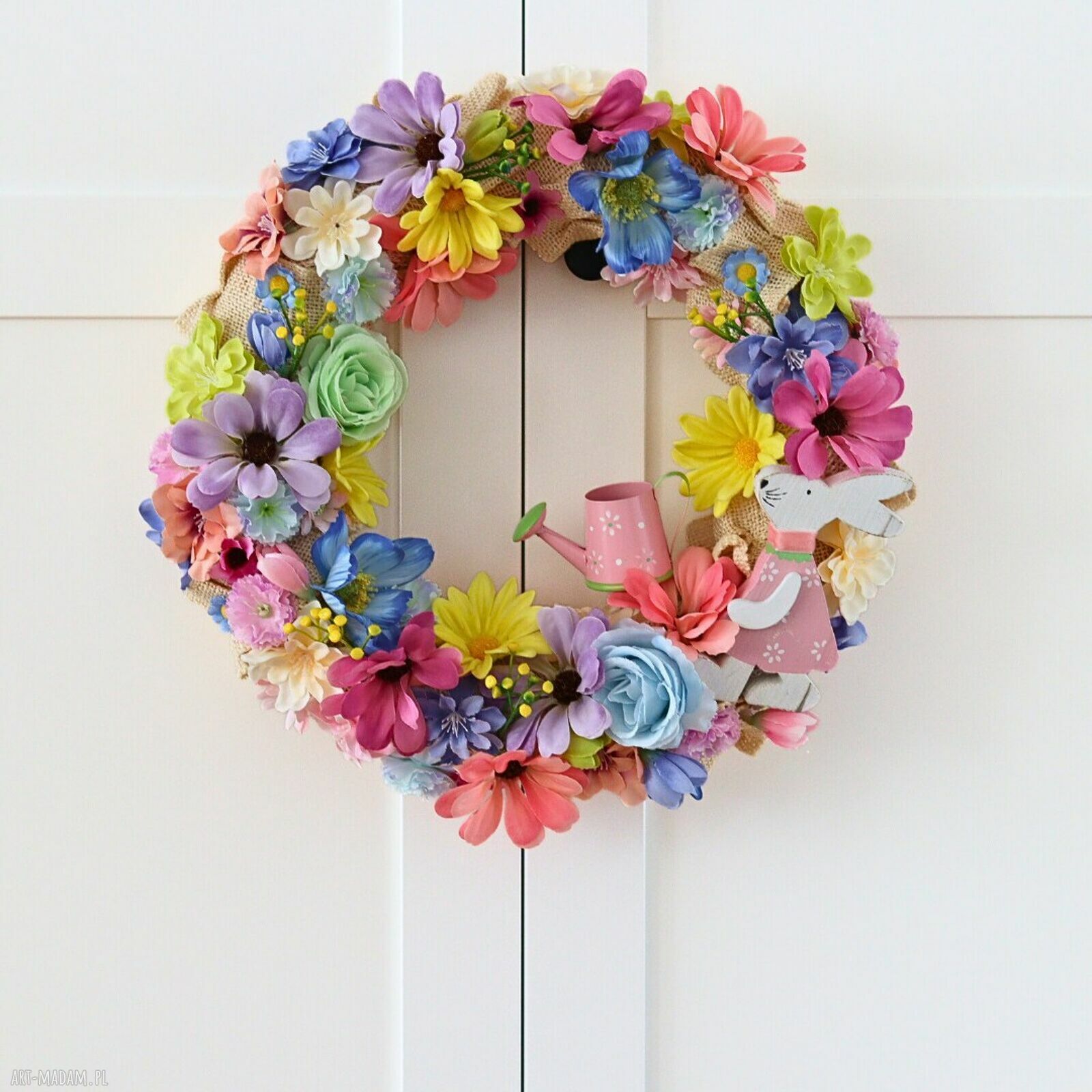 Wiosenny wianek wielkanocny z zającem na drzwi - kolorowa dekoracja handmade