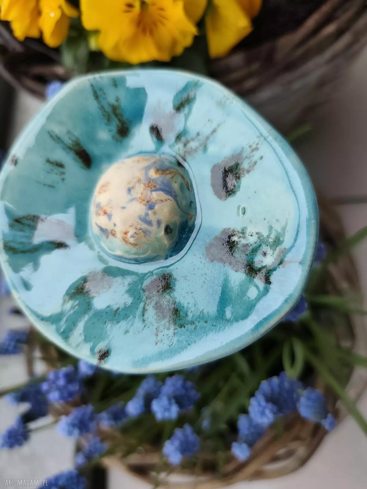 Ceramiczne kwiaty na kijku - dekoracja i poidełko do ogrodu