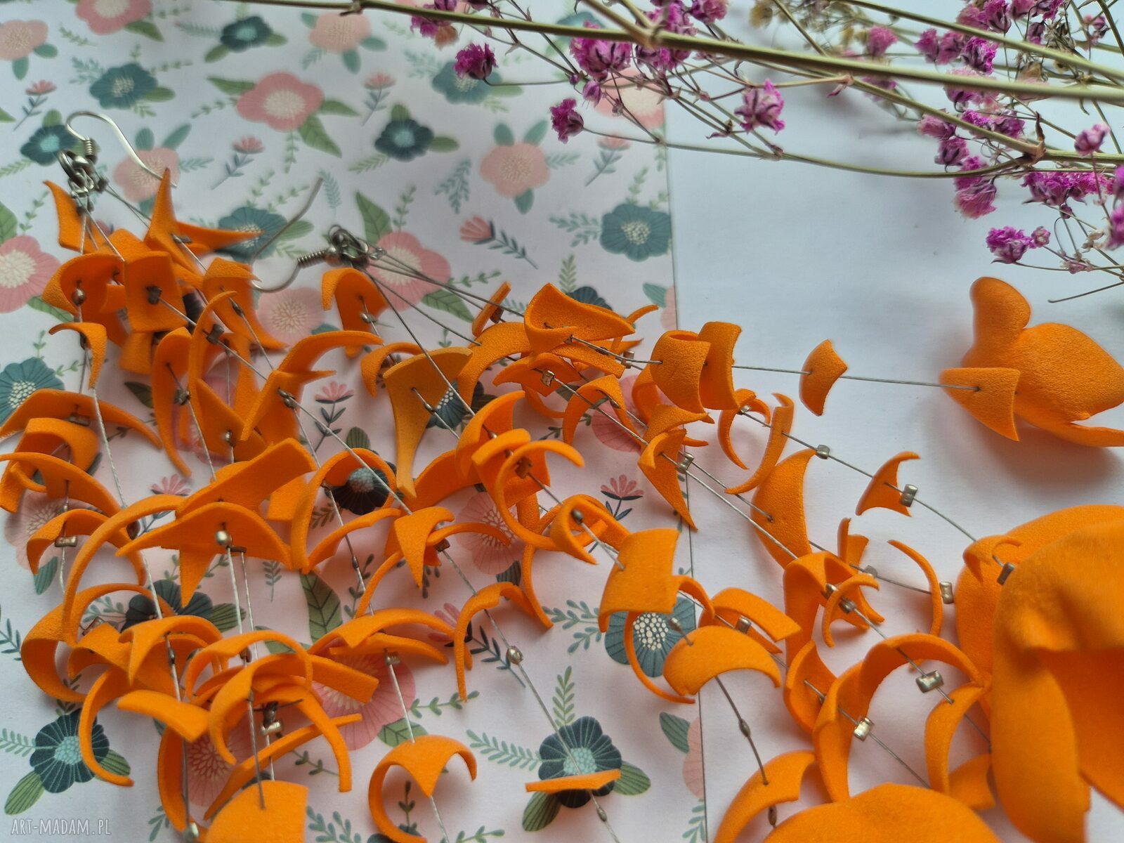 Kolczyki kwiaty lekkie jak mgła - pomarańczowe handmade