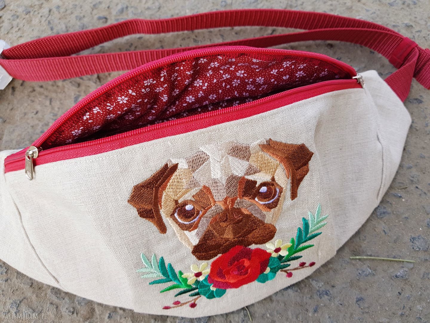 Floral Pug nerka w kwiaty z uroczym psem, prezent na każdą okazję