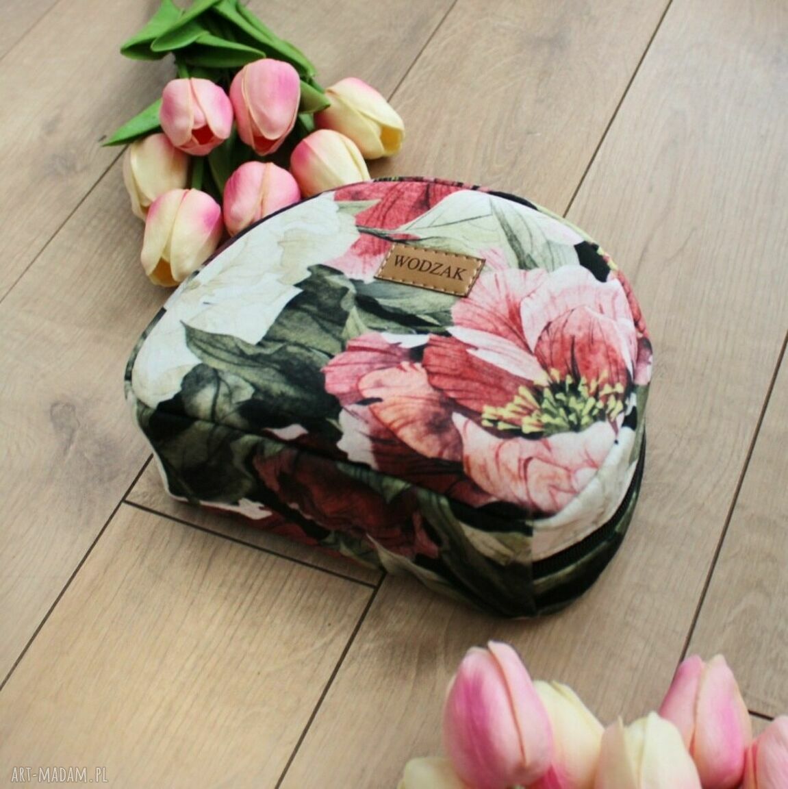 kosmetyczki: Kosmetyczka półksiężyc w peonie hand made