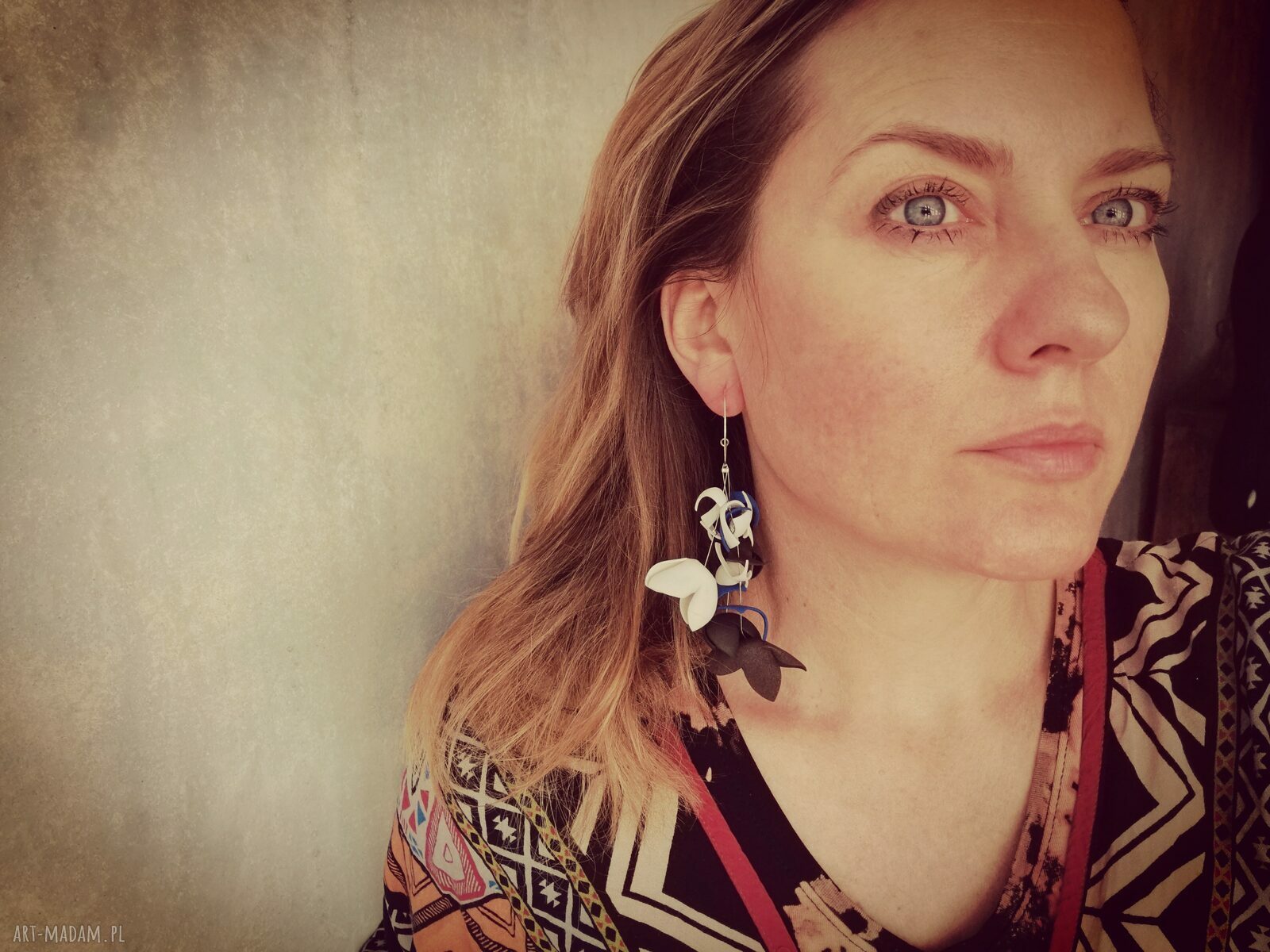 Lekkie kolczyki kwiaty z frędzlami - folk frida i etno boho, idealne na prezent