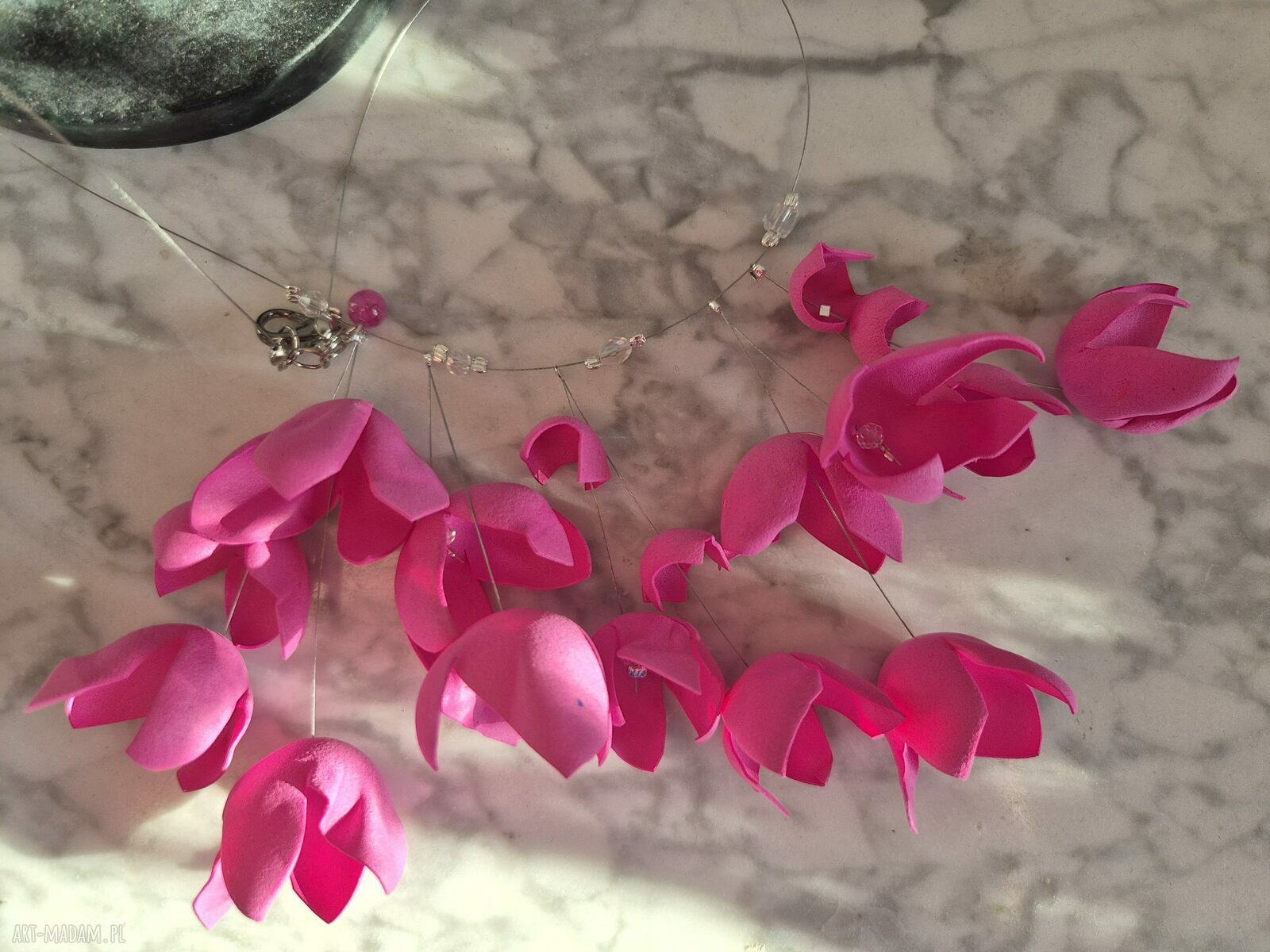 Naszyjnik boho Frida w amarantowych kwiatach - lekki dodatek