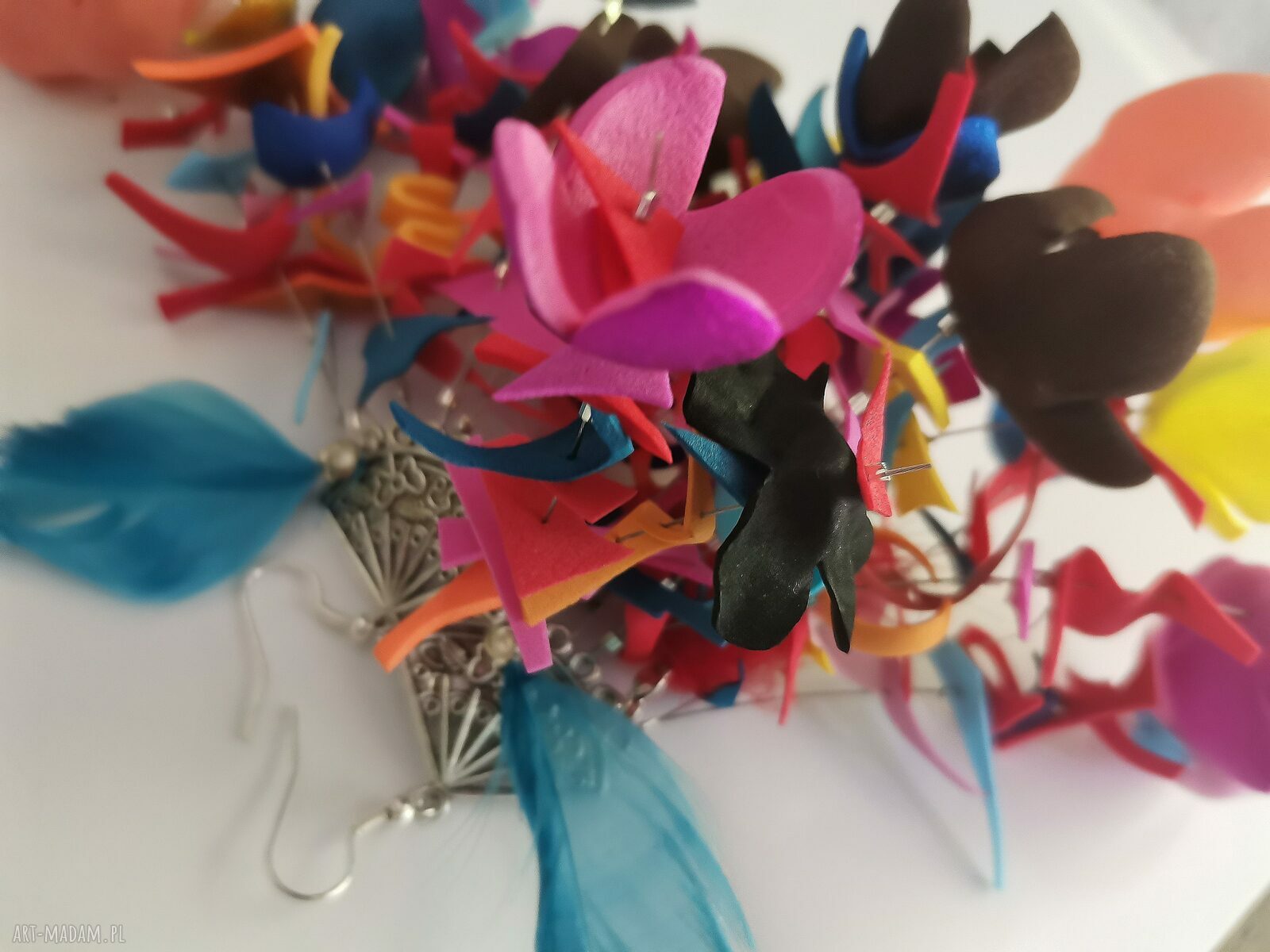 Kolczyki kwiaty lekkie - kolorowe frędzle Ruda Klara (handmade)