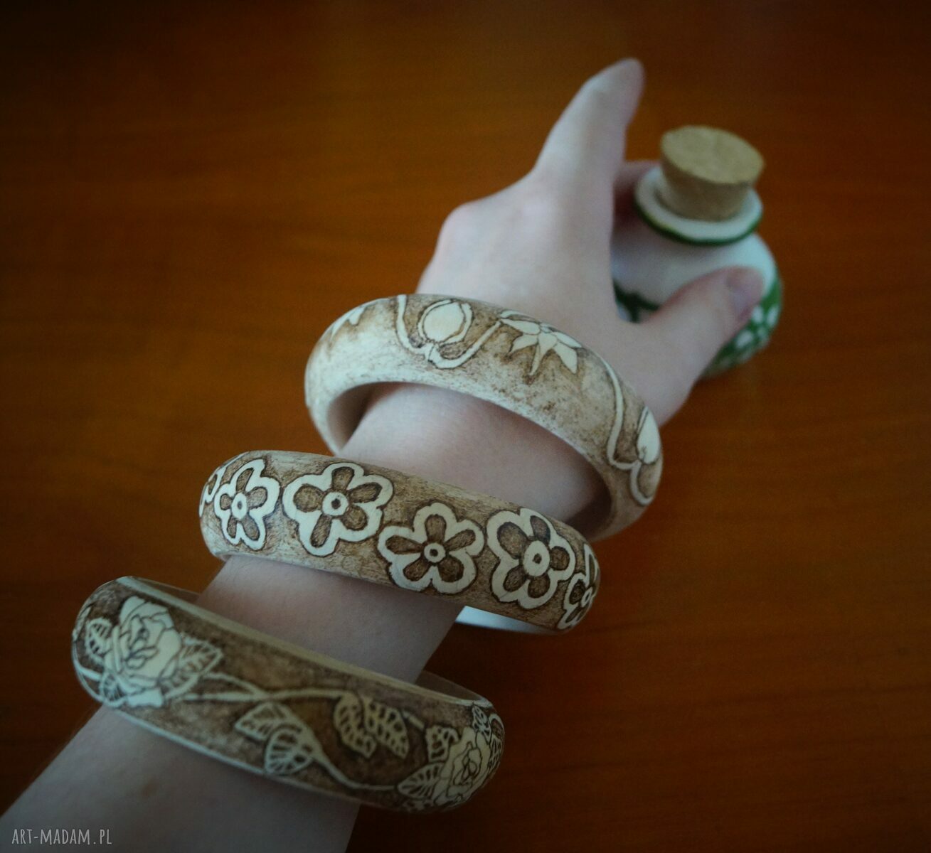 bransoletki: Kwietne Zawijańce drewniana bransoleta wypalana Ręcznie wykonane