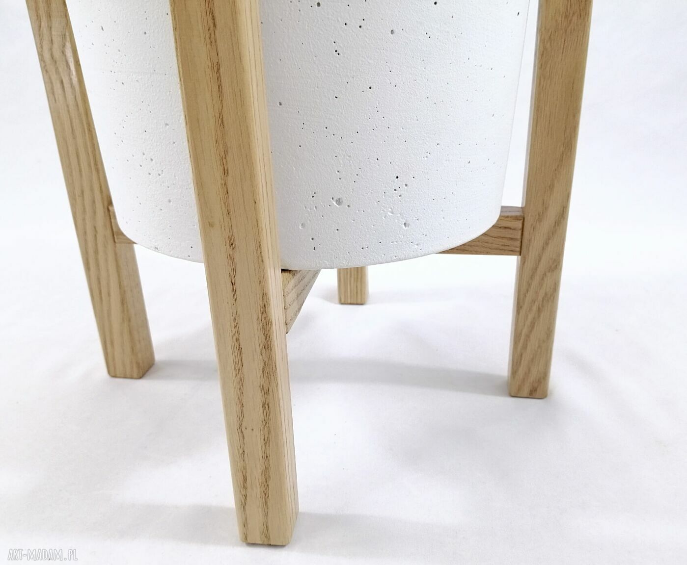 Kwietnik z dębu natural do donic max 25 cm - 30 cm wysokości