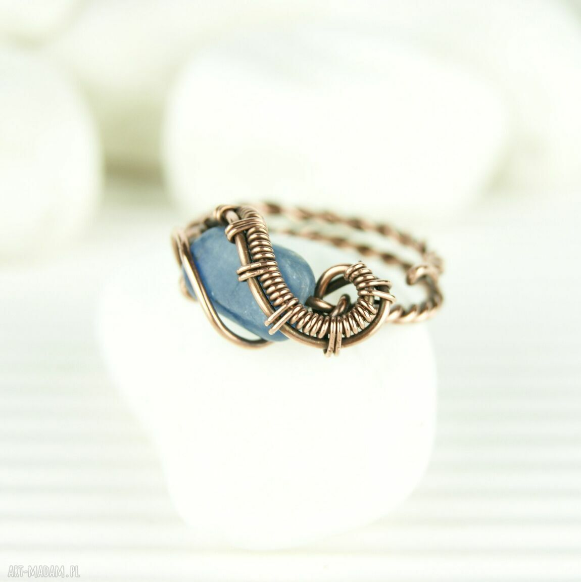 Regulowany pierścionek z kyanitem i miedzi - wire wrapping
