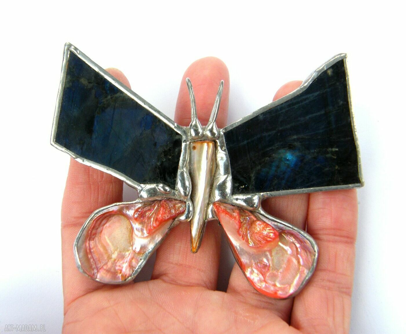 Labradorytowy motyl - wisiorek z kamieni w technice Tiffany (9 x 7 cm)