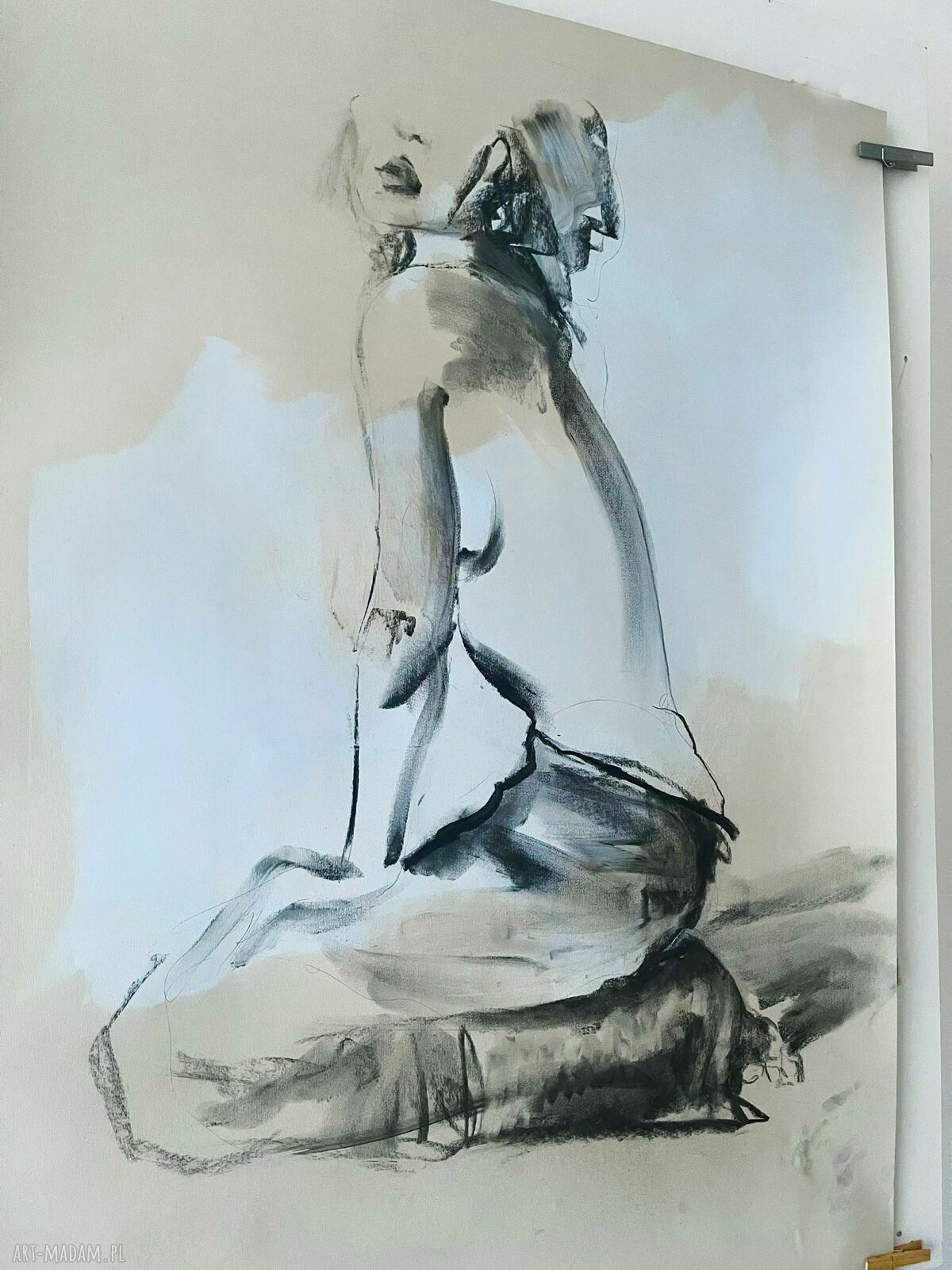 Kobieca inkografia „Lady” 100x70 w jasnych błękitach - do salonu i sypialni