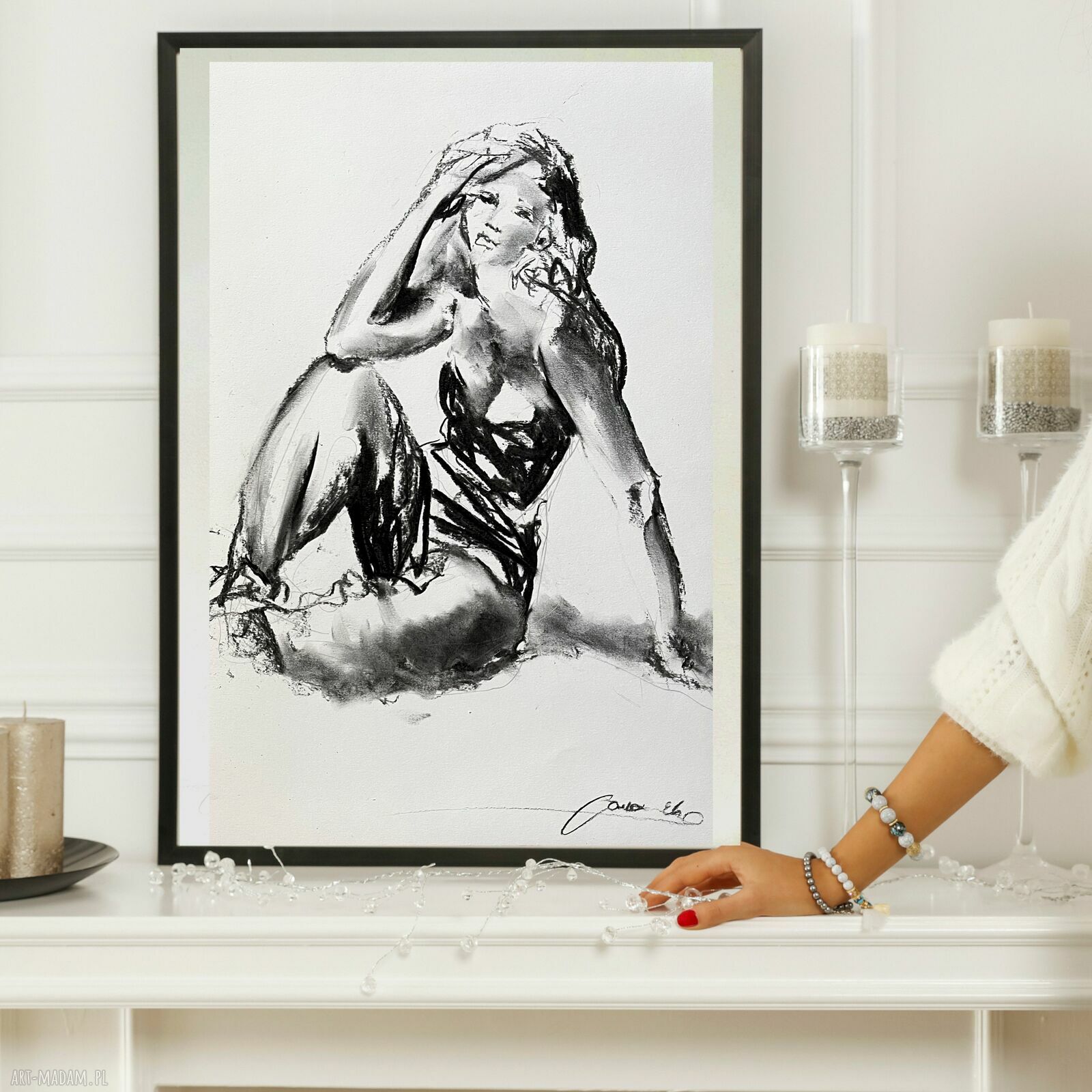 Lady 31x47 - grafika kobieca ze szkicem węglem