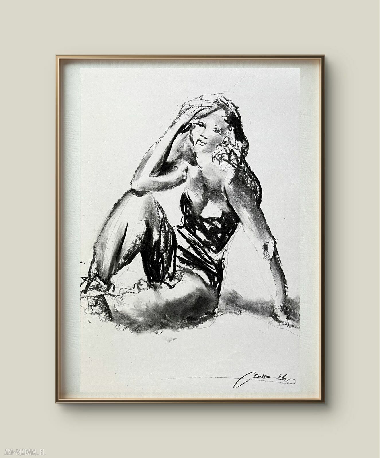 Lady 31x47 - grafika kobieca ze szkicem węglem