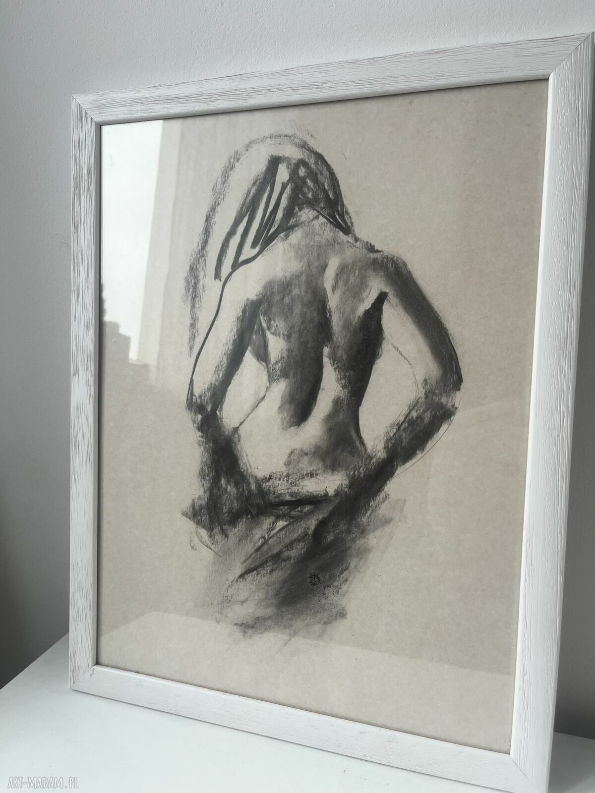 Lady - obraz kobiety rysowany węglem 34 x 44 cm