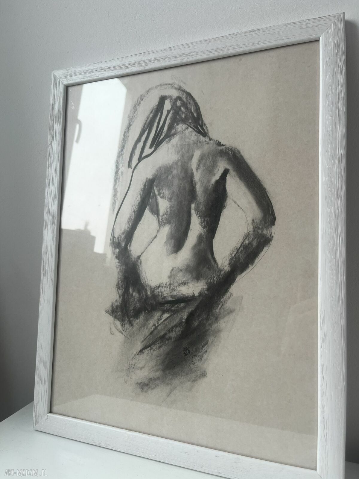 Lady - obraz kobiety rysowany węglem 34 x 44 cm